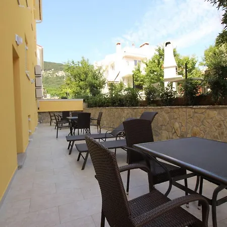 Апартаменты Nettes In Mit Gemeinsamer Terrasse By Interhome