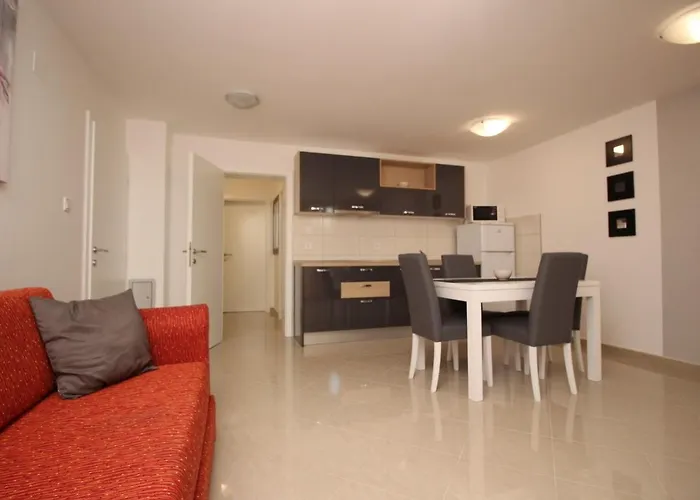 Nettes In Mit Gemeinsamer Terrasse By Interhome Апартаменты *
