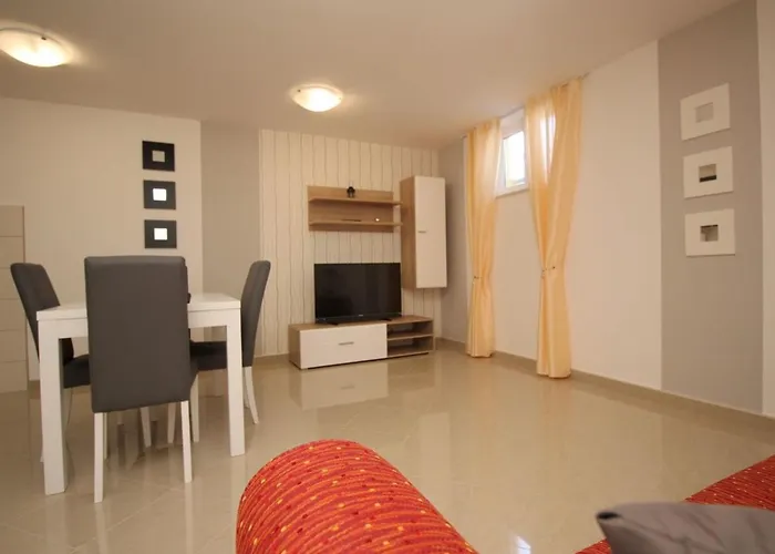 Nettes In Mit Gemeinsamer Terrasse By Interhome Apartment Baska (Krk)